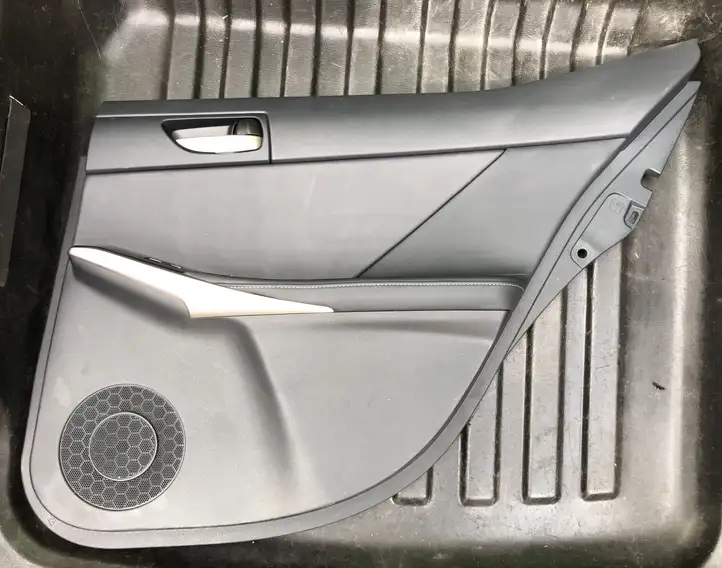 Lexus IS III XE30 (2016 - 2020) 6927053020 Обшивка задней двери — фото 1