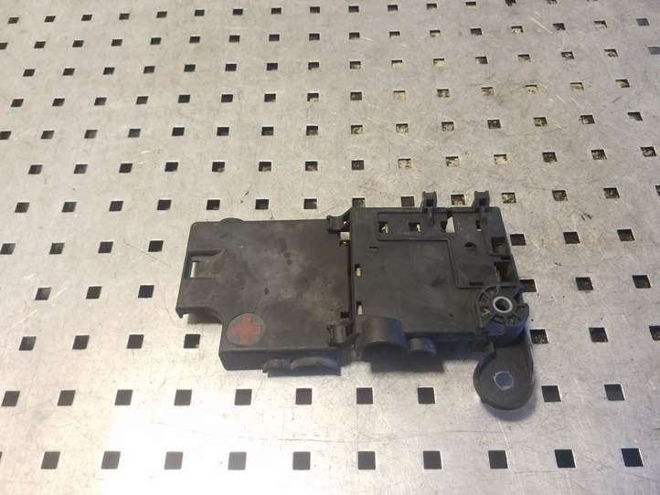 Audi A5 (2007 - 2011)  8K0937517A Узел подключения плюсовых проводов