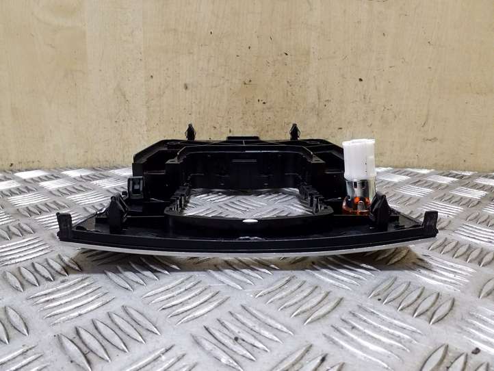 Audi Q7 (2005 - 2009)  4L0864261 Другая центральная деталь консоли (туннеля)