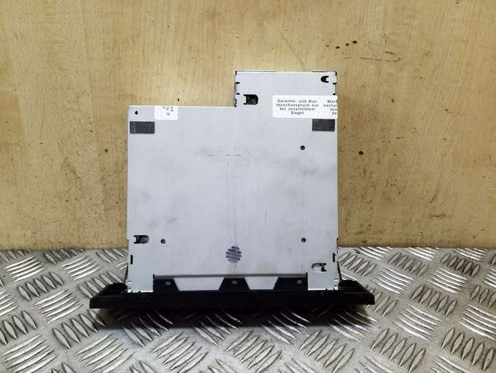 Audi Q7 (2005 - 2009)  4L0910110B CD/DVD чейнджер