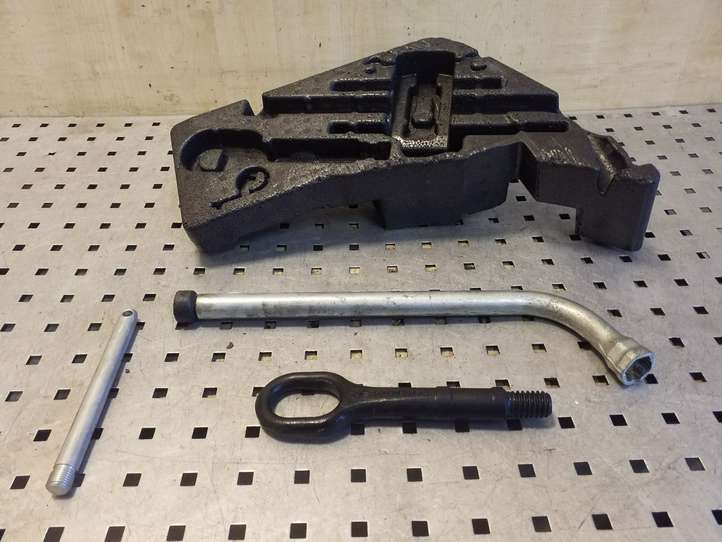 Audi Q7 (2005 - 2009)  4L0012113C Комплект инструментов