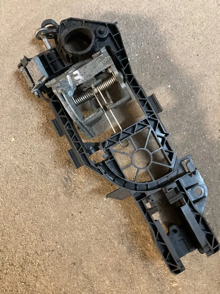 Volkswagen PASSAT B6 (2005 - 2010) 3C0837886 Наружная ручка задней двери — фото 1