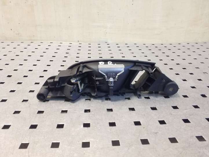 Audi Q7 (2005 - 2009)  4L0837020 Внутренняя ручка