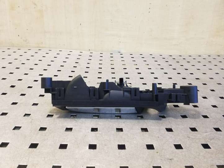 Audi Q7 (2005 - 2009)  4L0837020 Внутренняя ручка