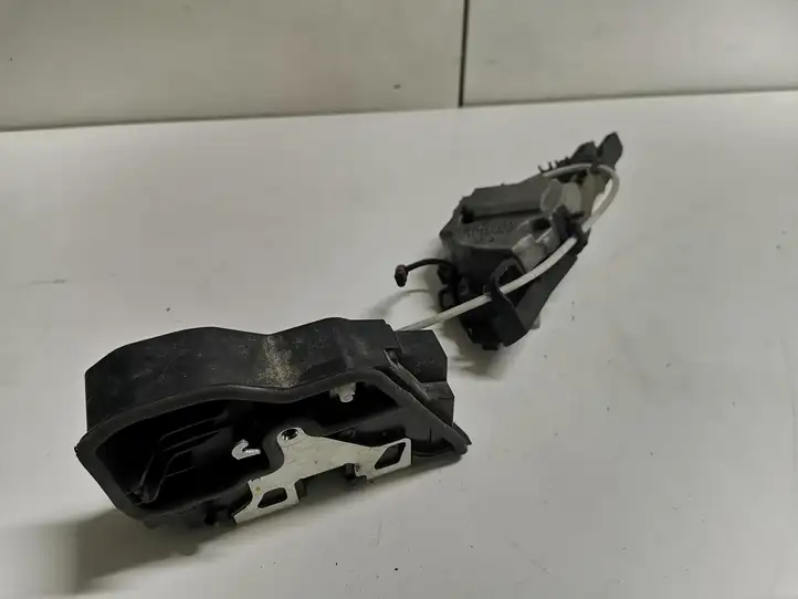 BMW 3 F30 F35 F31 (2012 - 2018) 7229460 Замок задней двери — фото 1