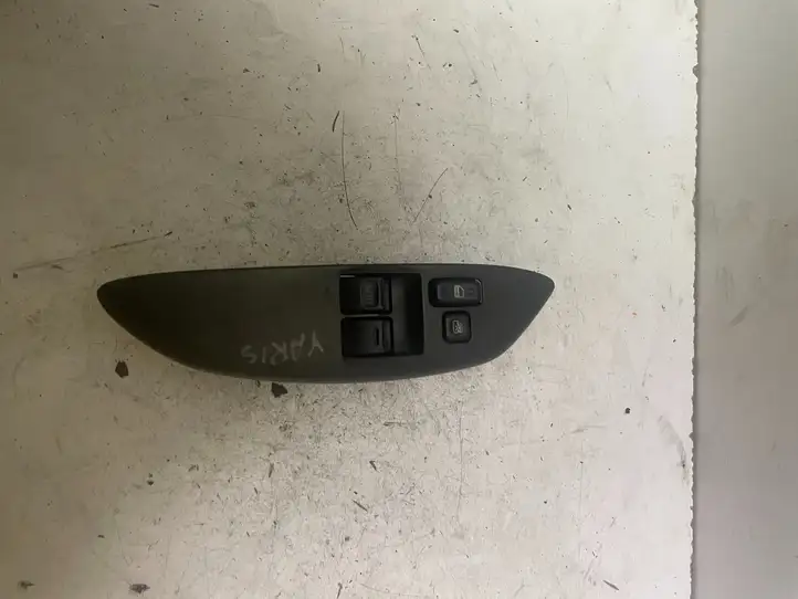 Toyota Yaris (2003 - 2005) 0113A12 Блок кнопок стеклоподъемников — фото 1