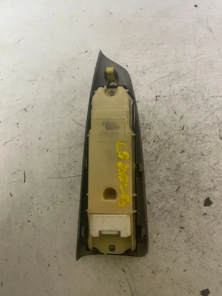 Toyota Corolla Verso E121 (2001 - 2004) 8404013080 Блок кнопок стеклоподъемников — фото 1