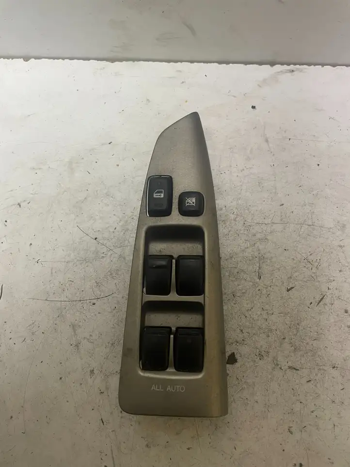 Toyota Corolla Verso E121 (2001 - 2004) 8404013080 Блок кнопок стеклоподъемников — фото 2