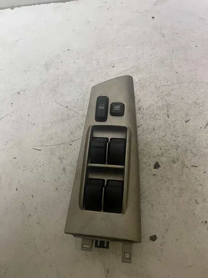 Toyota Corolla E120 E130 (2000 - 2004) 54355667B Кнопка стеклоподъемников — фото 2