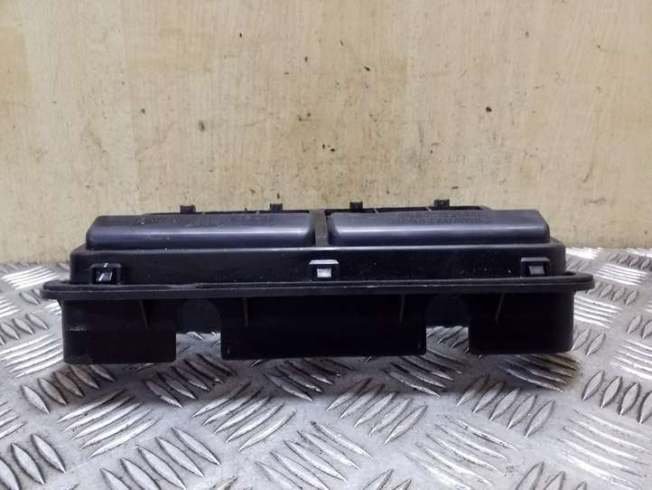 Subaru Outback (2003 - 2007)  72651AG000 Вентиляционная решётка