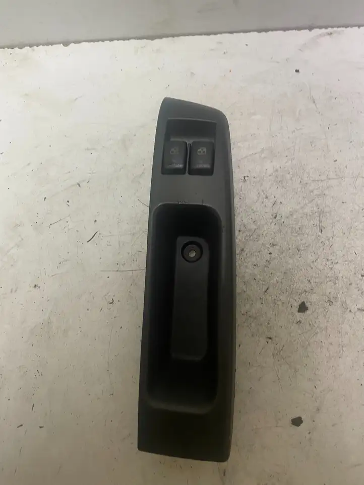 Chevrolet Spark (2009 - 2015) 201006496 Кнопка стеклоподъемников — фото 1