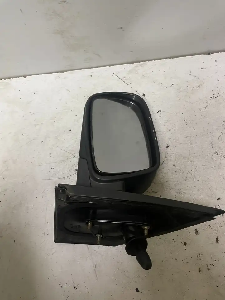 Toyota Yaris (2003 - 2005) E13010399 Боковое зеркало с электроприводом — фото 1