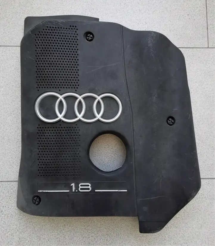 Audi A4 S4 B6 8E 8H (2000 - 2006) 058103721B Крышка двигателя декоративная — фото 1
