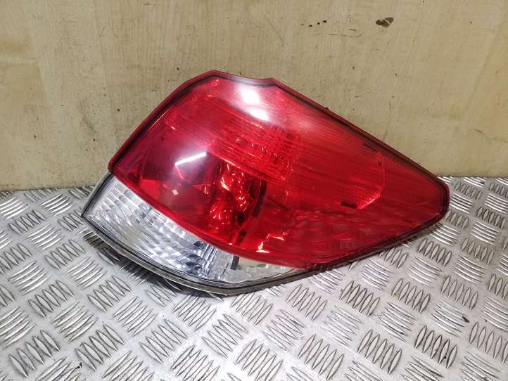 Subaru Outback (2009 - 2014)  22020067 Задний фонарь в кузове