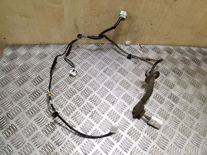 Subaru Outback (2009 - 2014)  81823AJ600 Проводка задних дверей