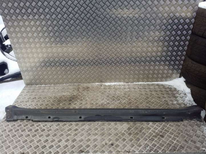 Subaru Outback (2009 - 2014)   Порог