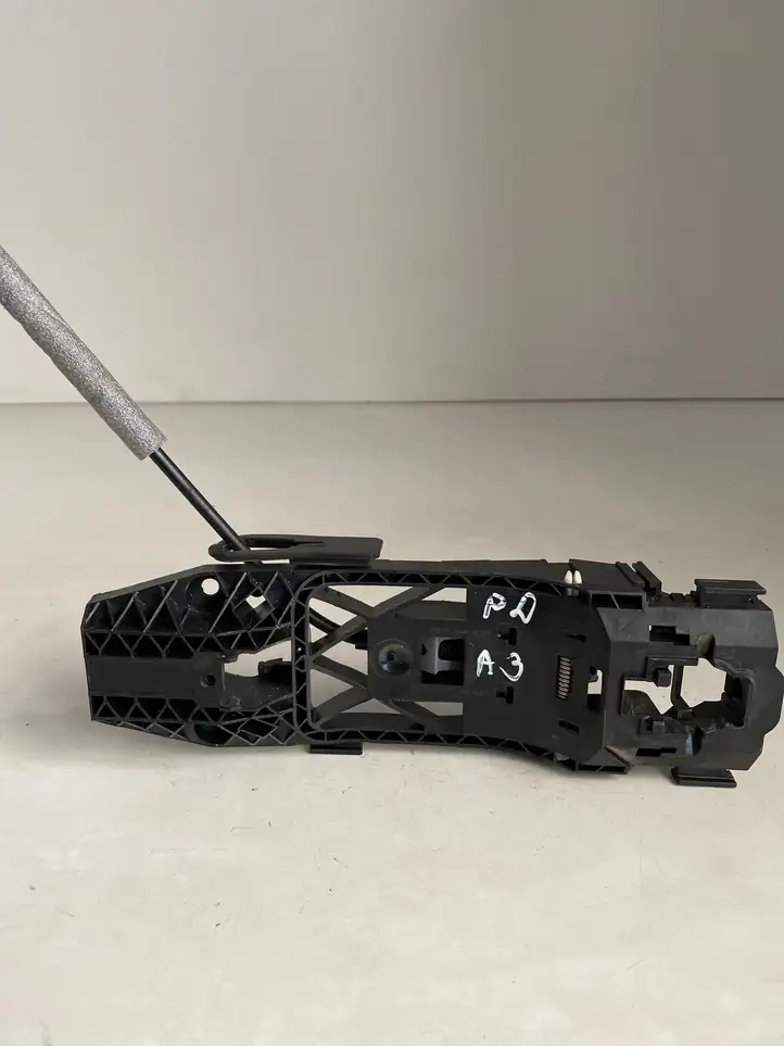 Audi A3/S3 8V (2012 - 2016) 1K8837885 Наружная ручка двери — фото 1