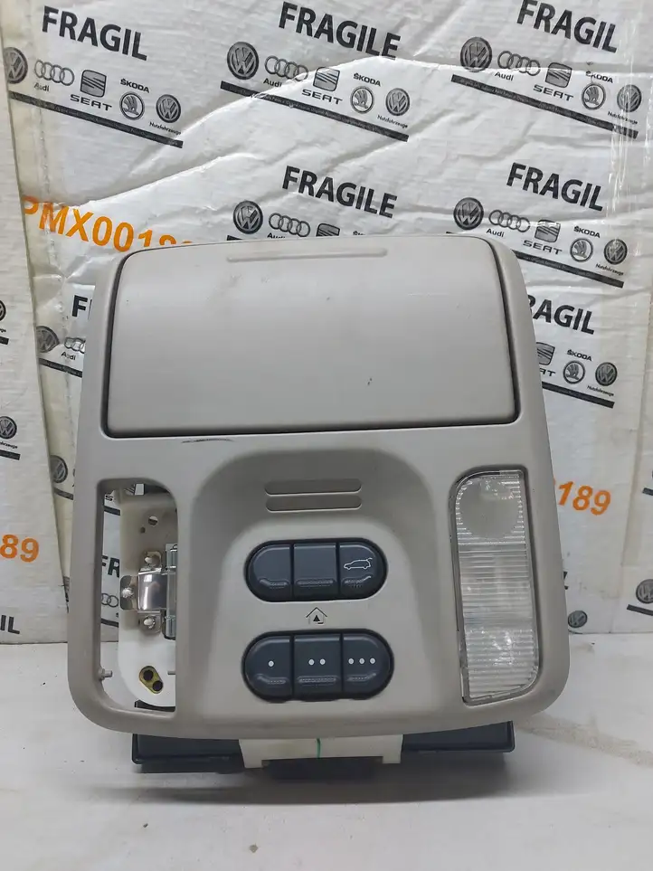 Chrysler Pacifica (2003 - 2008) VJ5930TL826796 Передняя подсветка — фото 1