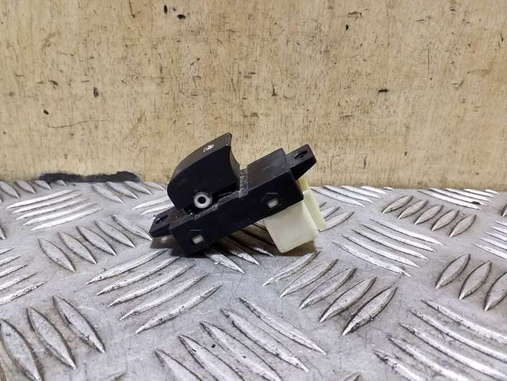 Chevrolet Captiva (2011 - 2013)  202005438 Кнопка стеклоподъемников