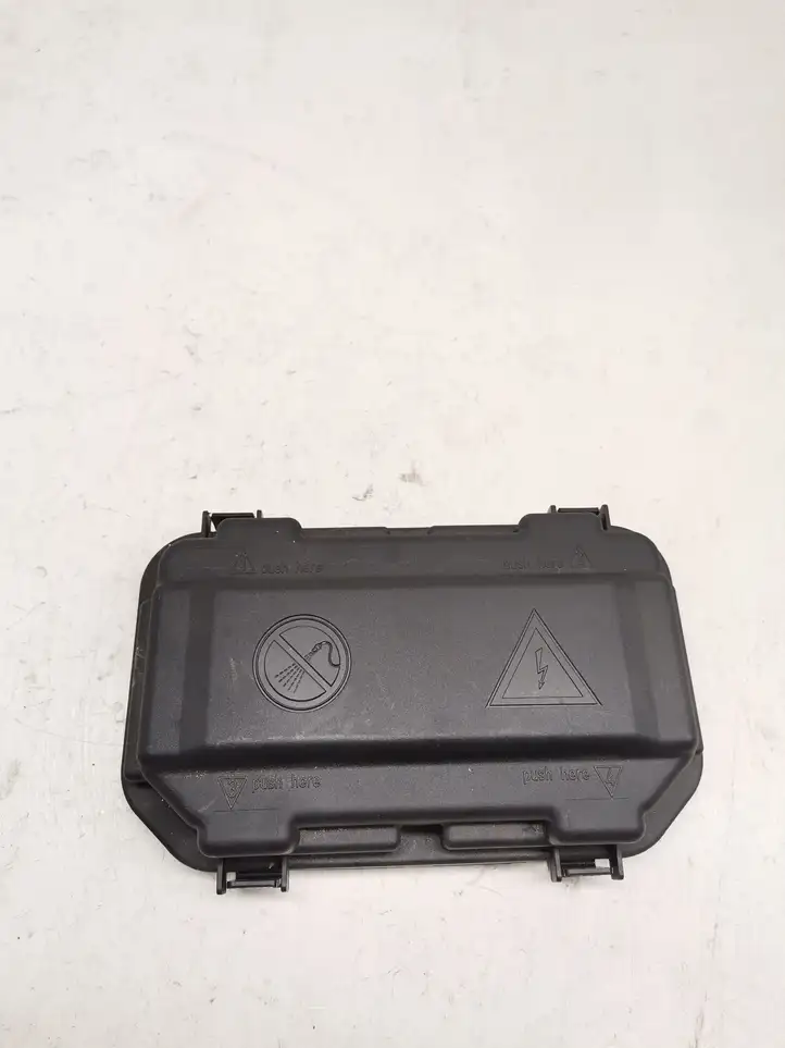 BMW 3 F30 F35 F31 (2012 - 2018) 9224872 Крышка ящика предохранителей — фото 1