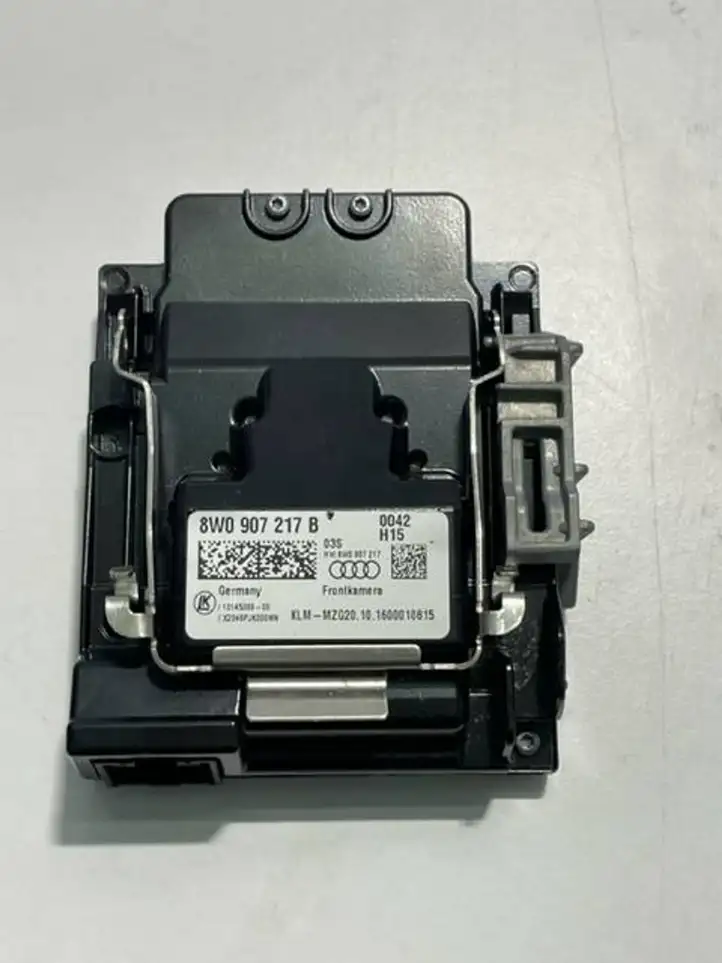 Audi A4 S4 B9 (2015 - 2019) 8W0907217 Камера в лобовом стекле — фото 1