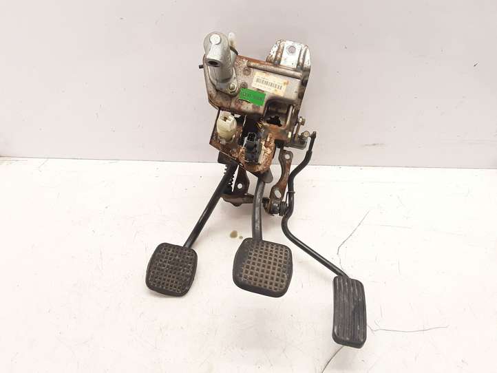 Alfa Romeo 166 (1998 - 2003)  60682265 Педаль