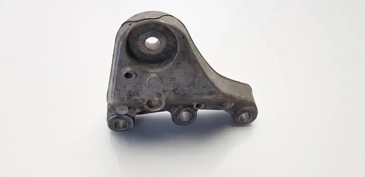 Skoda Fabia Mk1 (6Y) (1999 - 2007) 6Q0199185R Кронштейн двигателя — фото 1