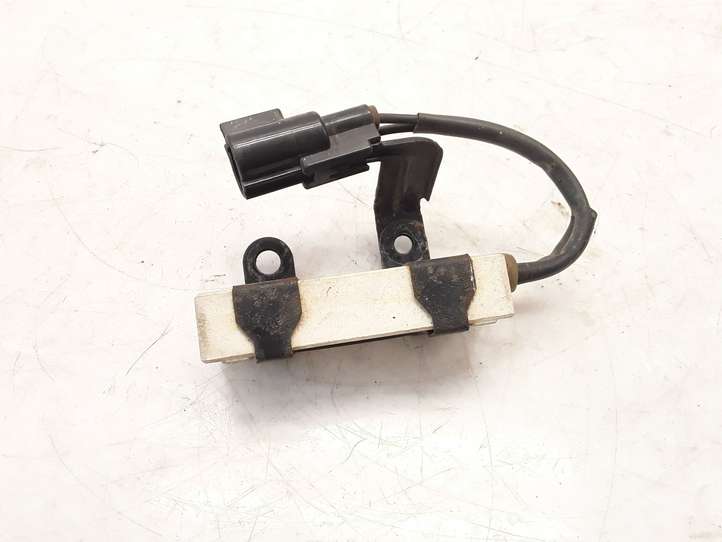 Toyota Yaris (2005 - 2009)  2468102851 Реле вентилятора охлаждения