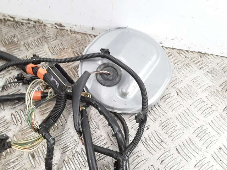 Toyota Yaris (2005 - 2009)  821610D350 Другой проводник
