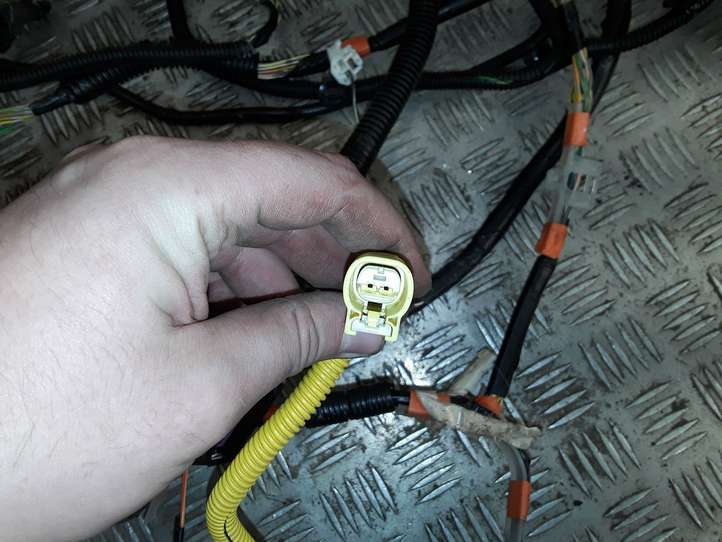 Toyota Yaris (2005 - 2009)  821610D350 Другой проводник