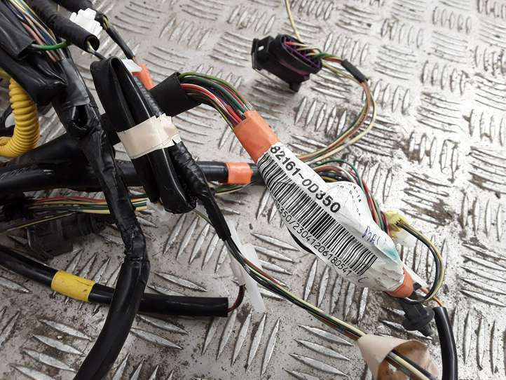 Toyota Yaris (2005 - 2009)  821610D350 Другой проводник