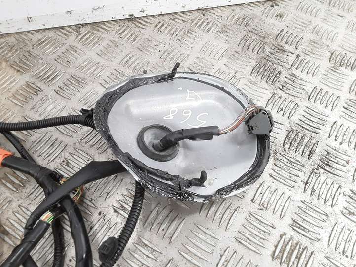 Toyota Yaris (2005 - 2009)  821610D350 Другой проводник