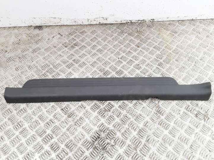 Toyota Yaris (2005 - 2009)  679130D010 Отделка переднего порога (внутренняя)