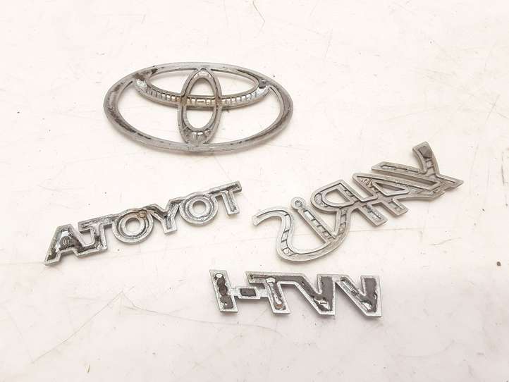 Toyota Yaris (2005 - 2009)   Значок производителя / буквы модели