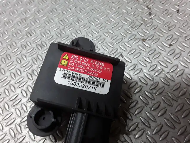 Toyota Corolla E120 E130 (2000 - 2004) 8986002020 Датчик удара SRS — фото 2
