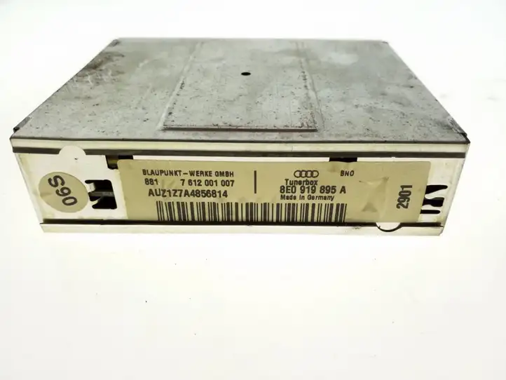 Audi A4 (2000 - 2006)  8E0919895A Блок управления навигации (GPS)
