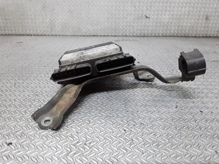 Toyota Avensis T250 (2003 - 2006)  8987171010 Блок управления топливных форсунок