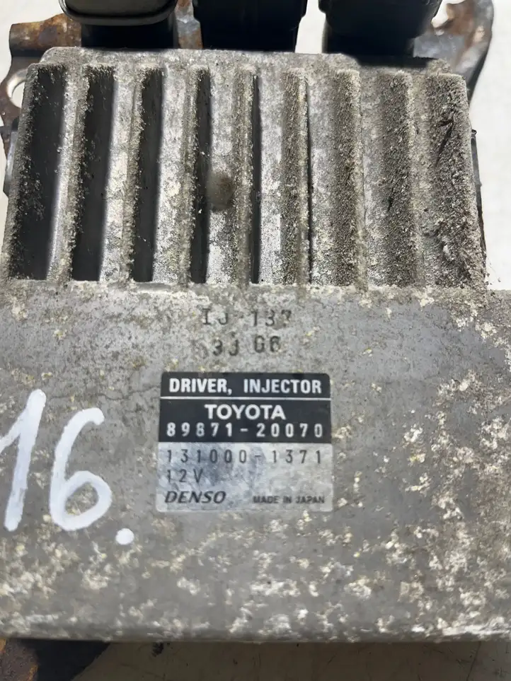 Toyota Auris 150 (2006 - 2012) 8987120070 Блок управления форсунками — фото 3