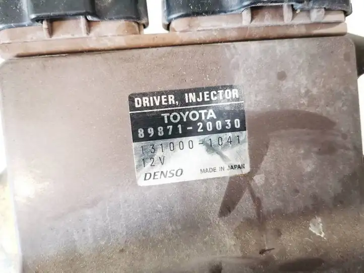 Toyota Avensis Verso (2001 - 2004) 8987120030 Блок управления форсунками — фото 2