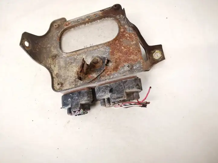 Toyota Avensis Verso (2001 - 2004) 8987120030 Блок управления форсунками — фото 3