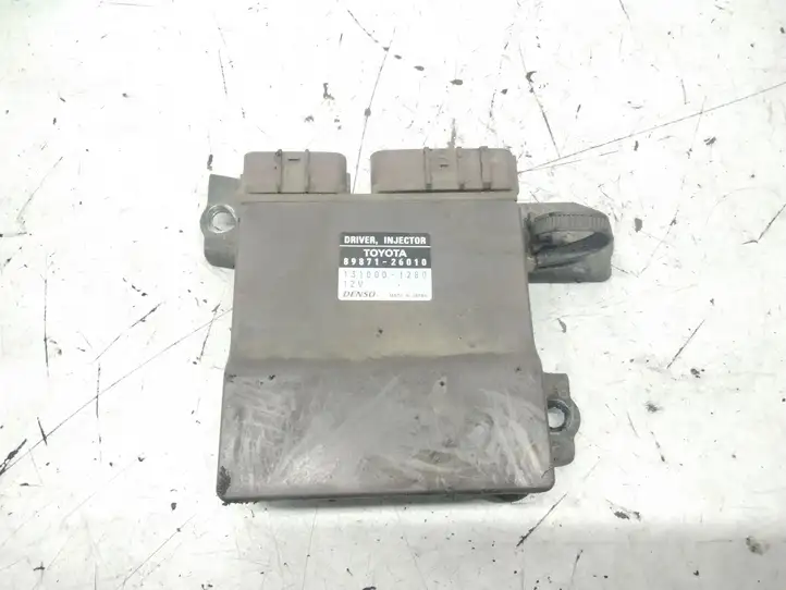 Toyota RAV 4 (XA20) (2000 - 2005) 8987126010 Блок управления форсунками — фото 1