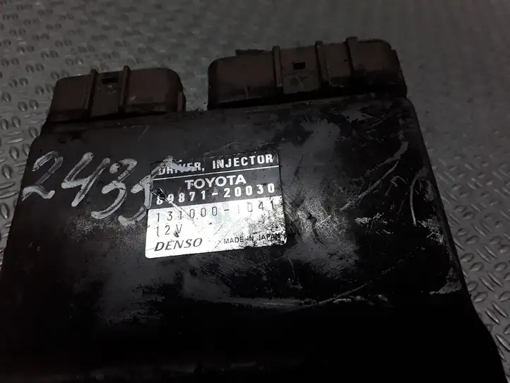 Toyota Avensis Verso (2001 - 2004) 8987120030 Блок управления форсунками — фото 2