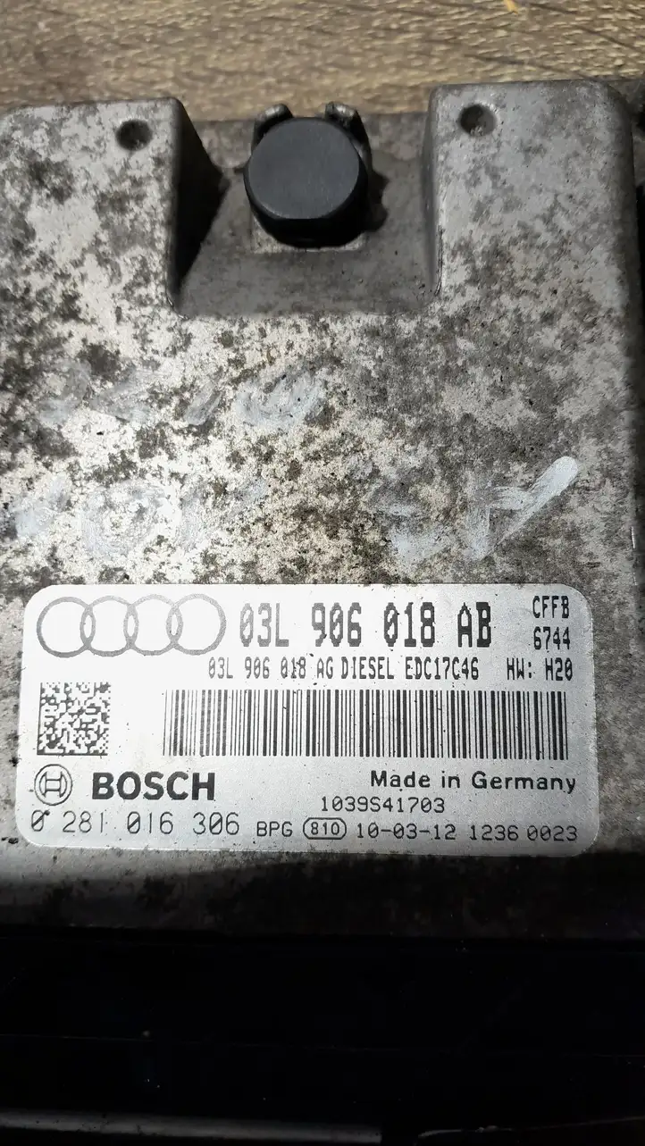 Volkswagen Golf VI (2009 - 2013) 03L906018 Блок управления двигателем (ECU) — фото 3