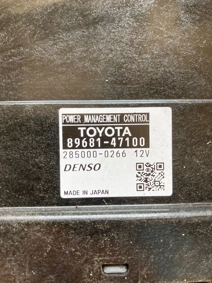 Toyota Prius (XW30) (2009 - 2015)  8968147100 Блок управления двигателем ECU