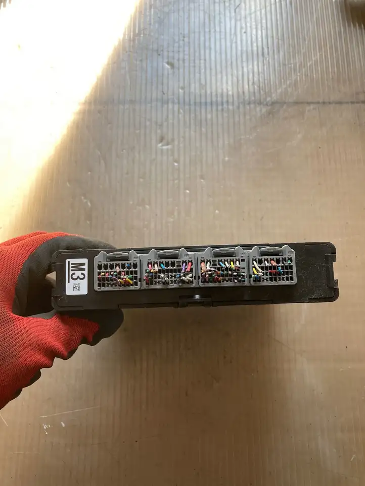 Toyota Prius (XW30) (2009 - 2015)  8968147100 Блок управления двигателем ECU