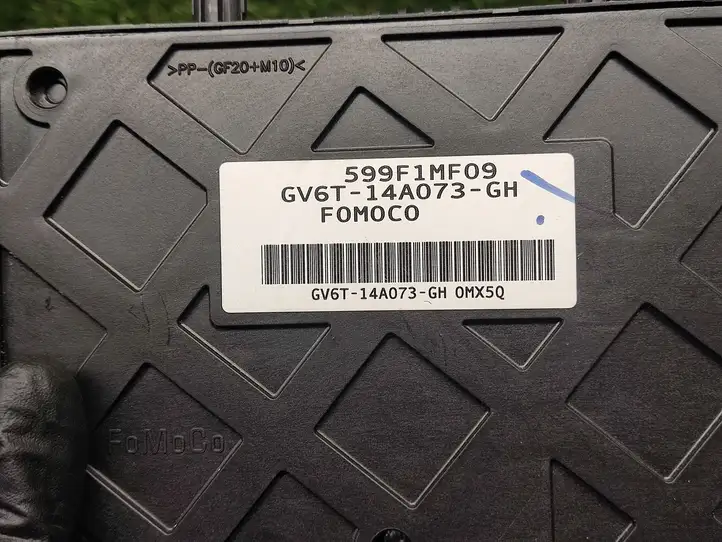 Ford Focus (2015 - 2019) GV6T14A073GH Блок управления электропитанием — фото 3