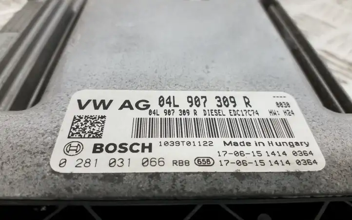 Volkswagen PASSAT B8 (2015 - ) 04L907309R Блок управления двигателем (ECU) — фото 4