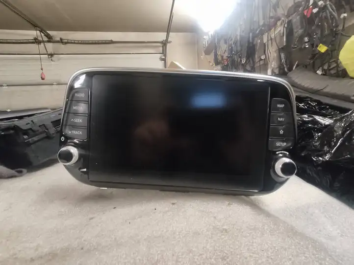 Hyundai Santa Fe (2018 - 2020) 96560S1051UAY Магнитола / мультимедийная система — фото 1