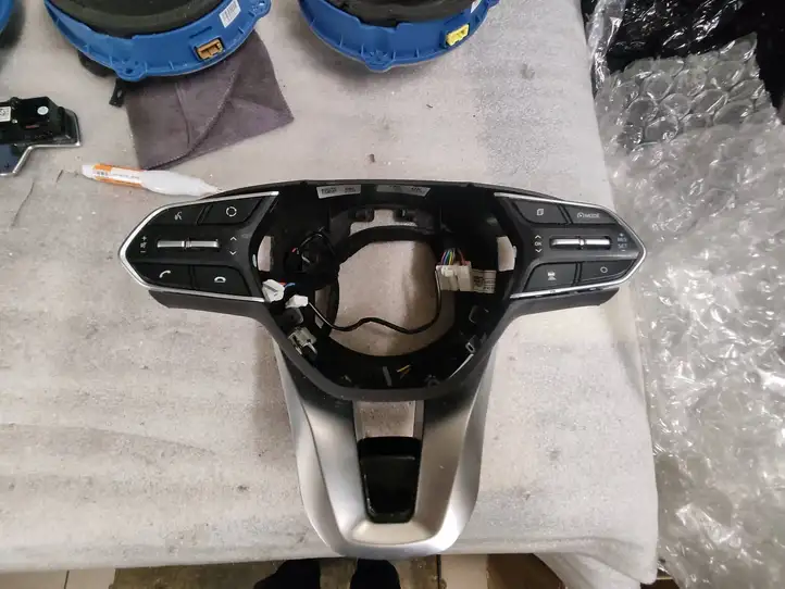 Hyundai Santa Fe (2018 - 2020) 18122000544 Кнопки на рулевом колесе — фото 1