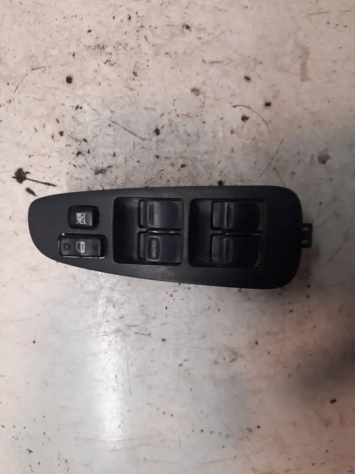 Toyota Previa (XR30, XR40) II (2000 - 2006) 8404028030 Блок кнопок стеклоподъемников — фото 1